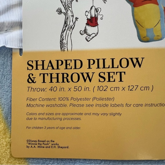 NWT Disney Winnie the Pooh Shaped Pillow and Throw Set - Picture 7 of 7